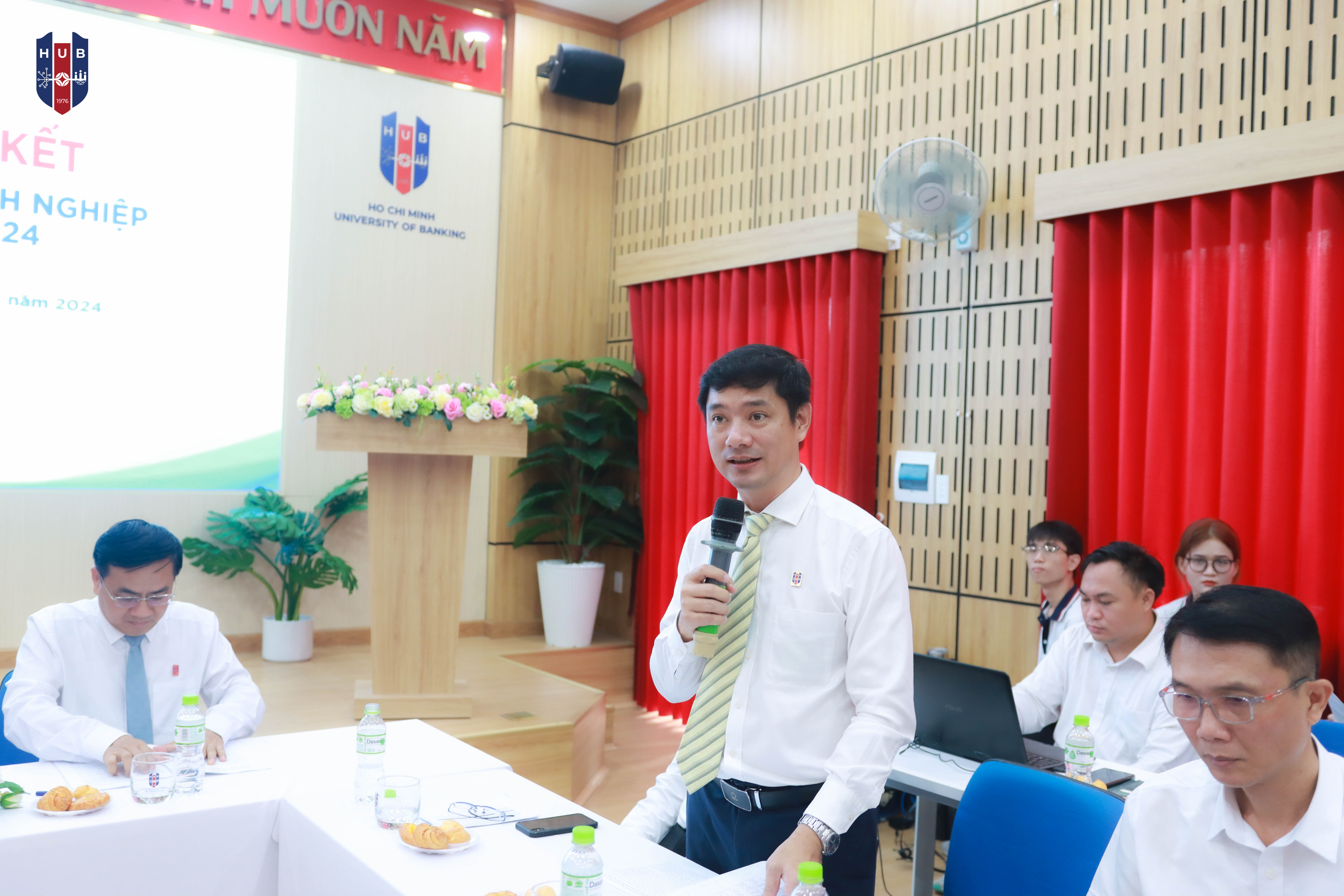 Các thầy cô đóng góp ý kiến cho công tác quan hệ doanh nghiệp