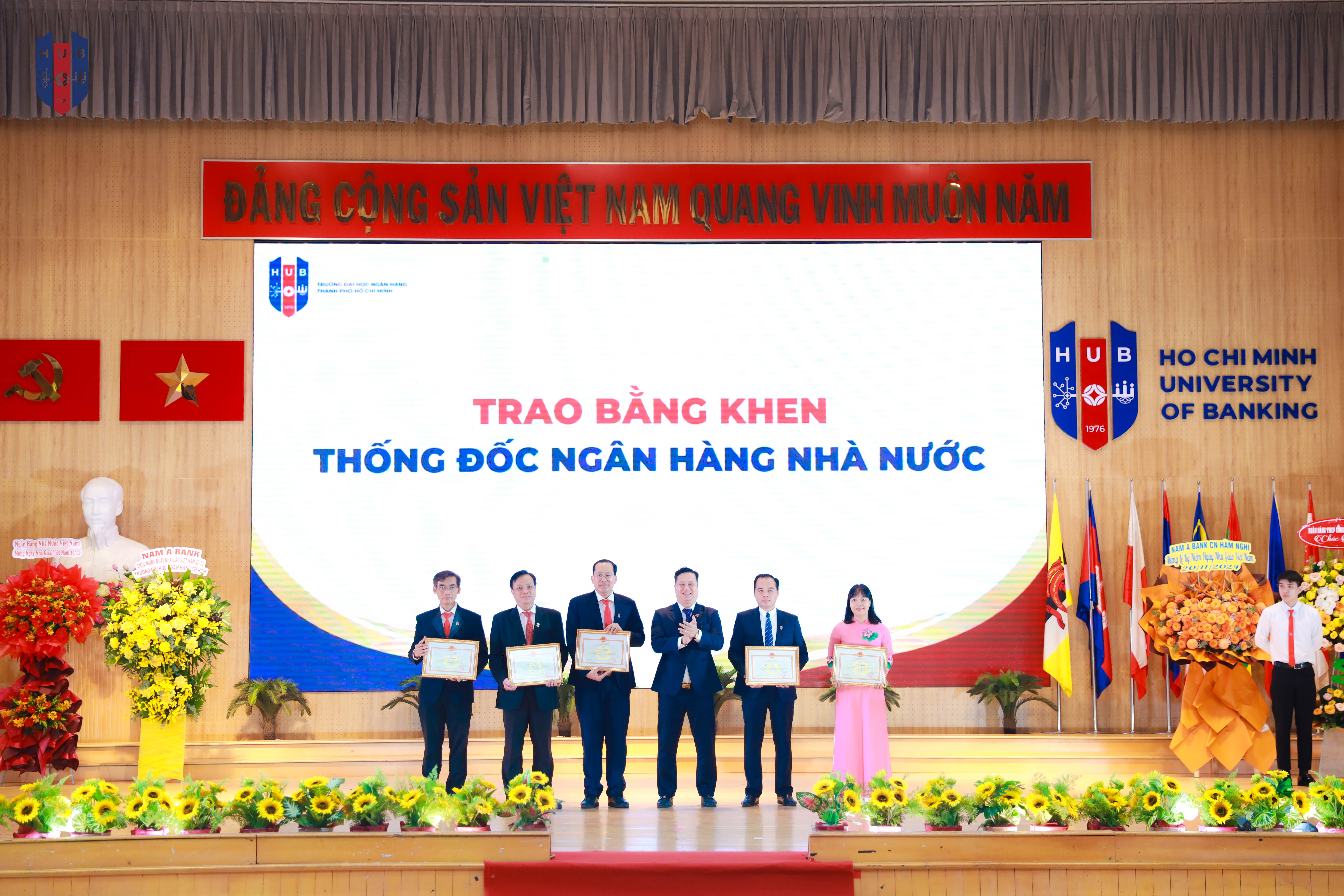 Trao bằng khen Thống đốc Ngân hàng cho 06 tập thể