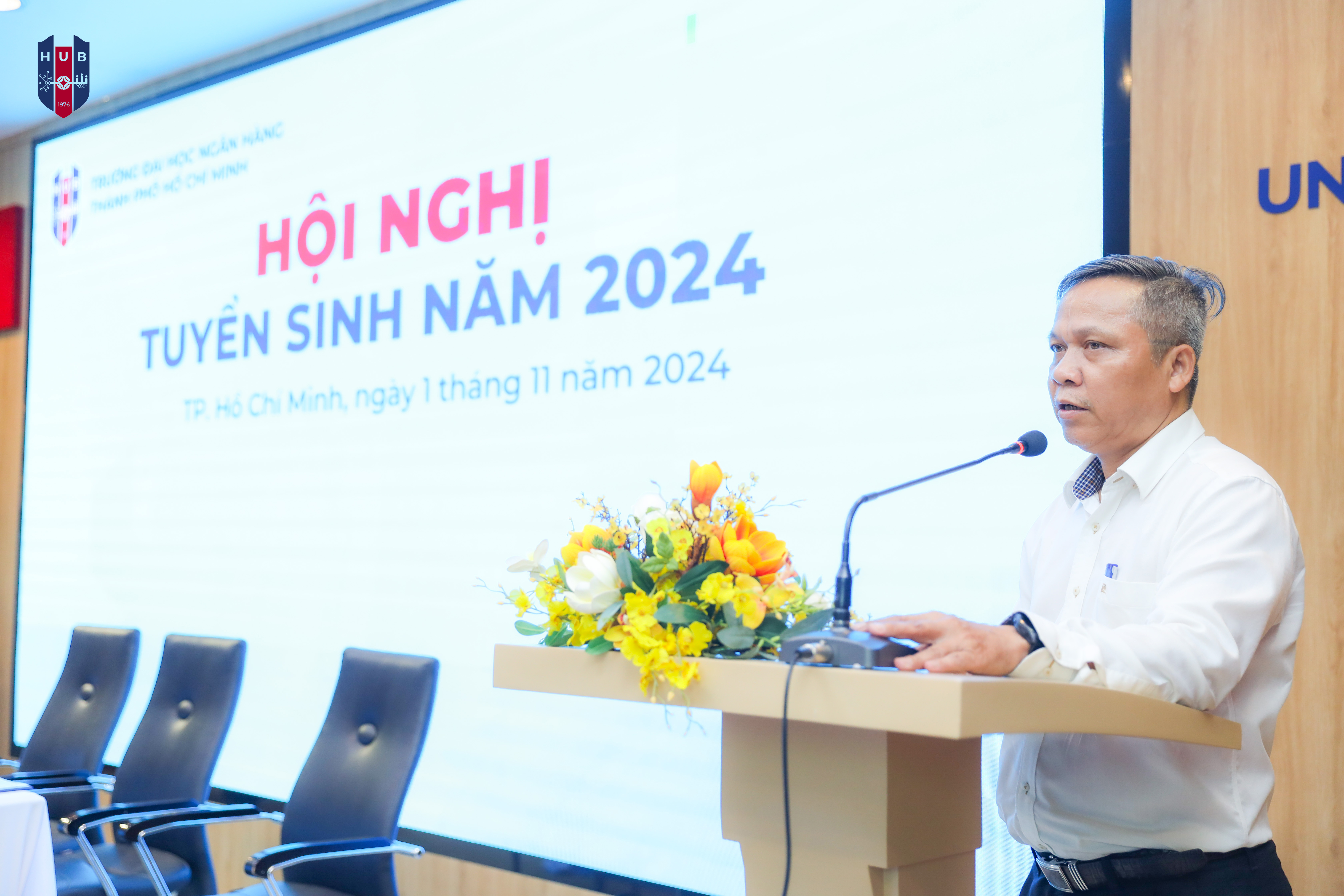 PGS.TS. Đoàn Thanh Hà – Bí thư Đảng Ủy, Chủ tịch Hội đồng Trường phát biểu khai mạc hội nghị