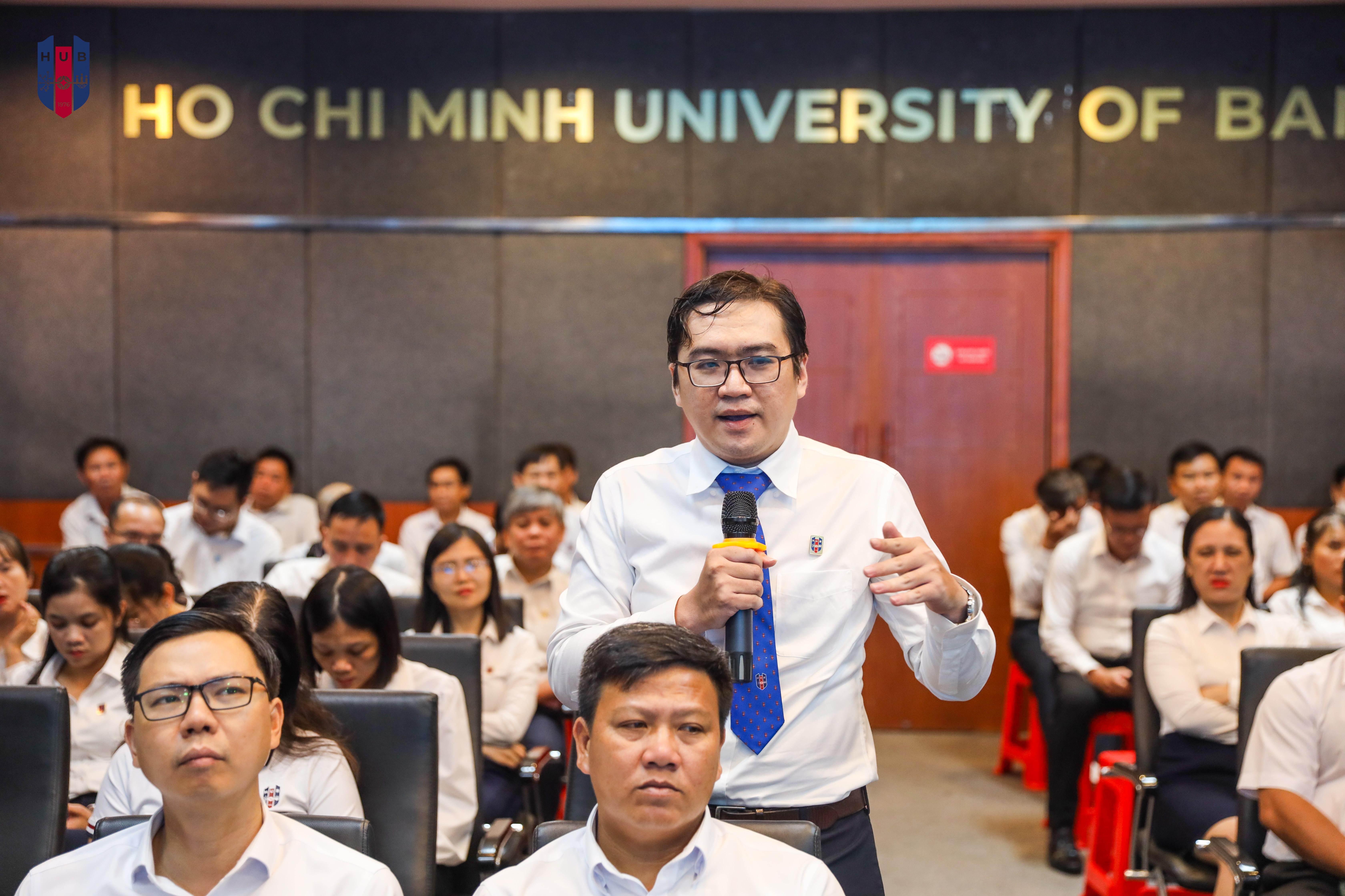 Các đại biểu góp ý tại hội nghị