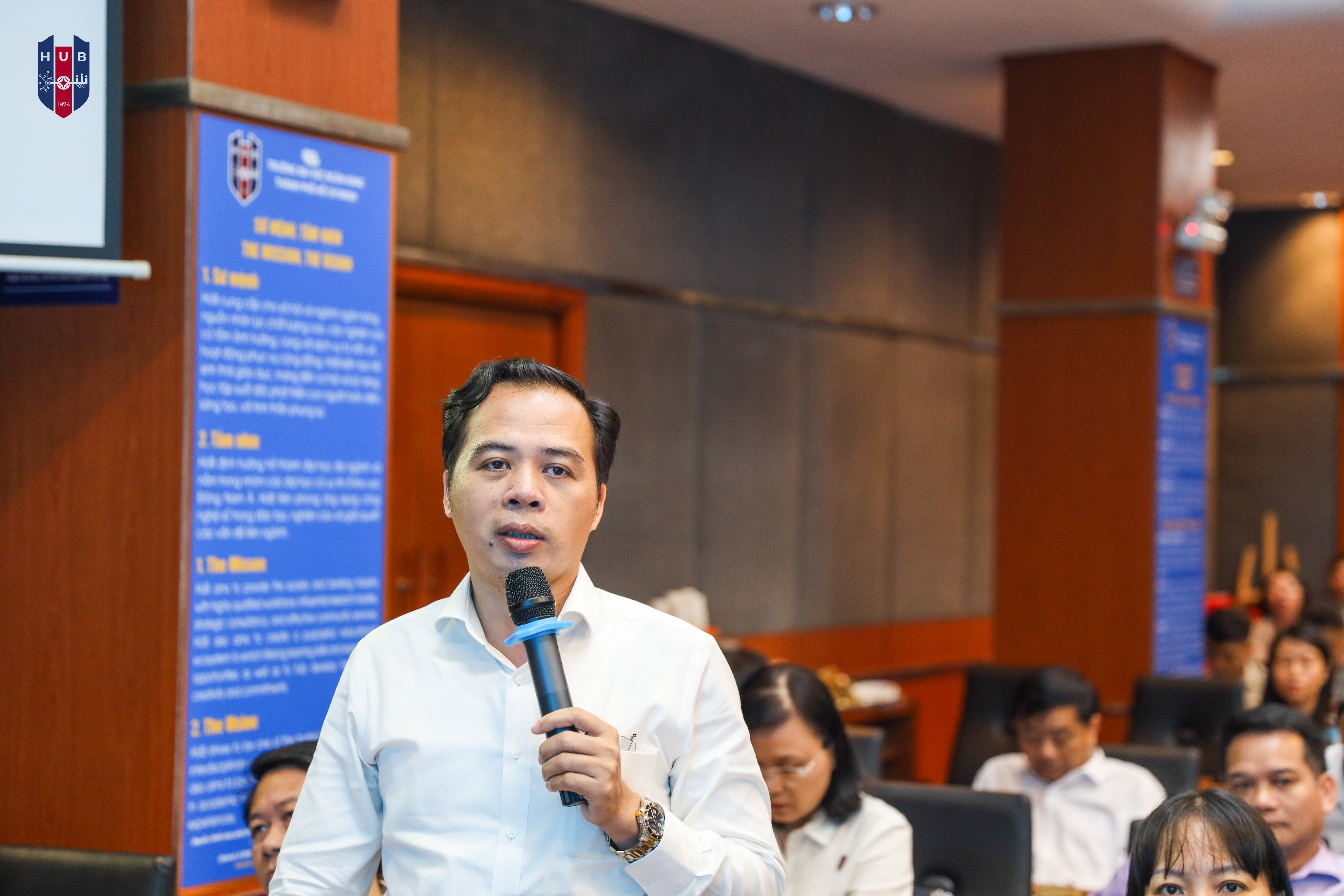 Các đại biểu góp ý tại hội nghị