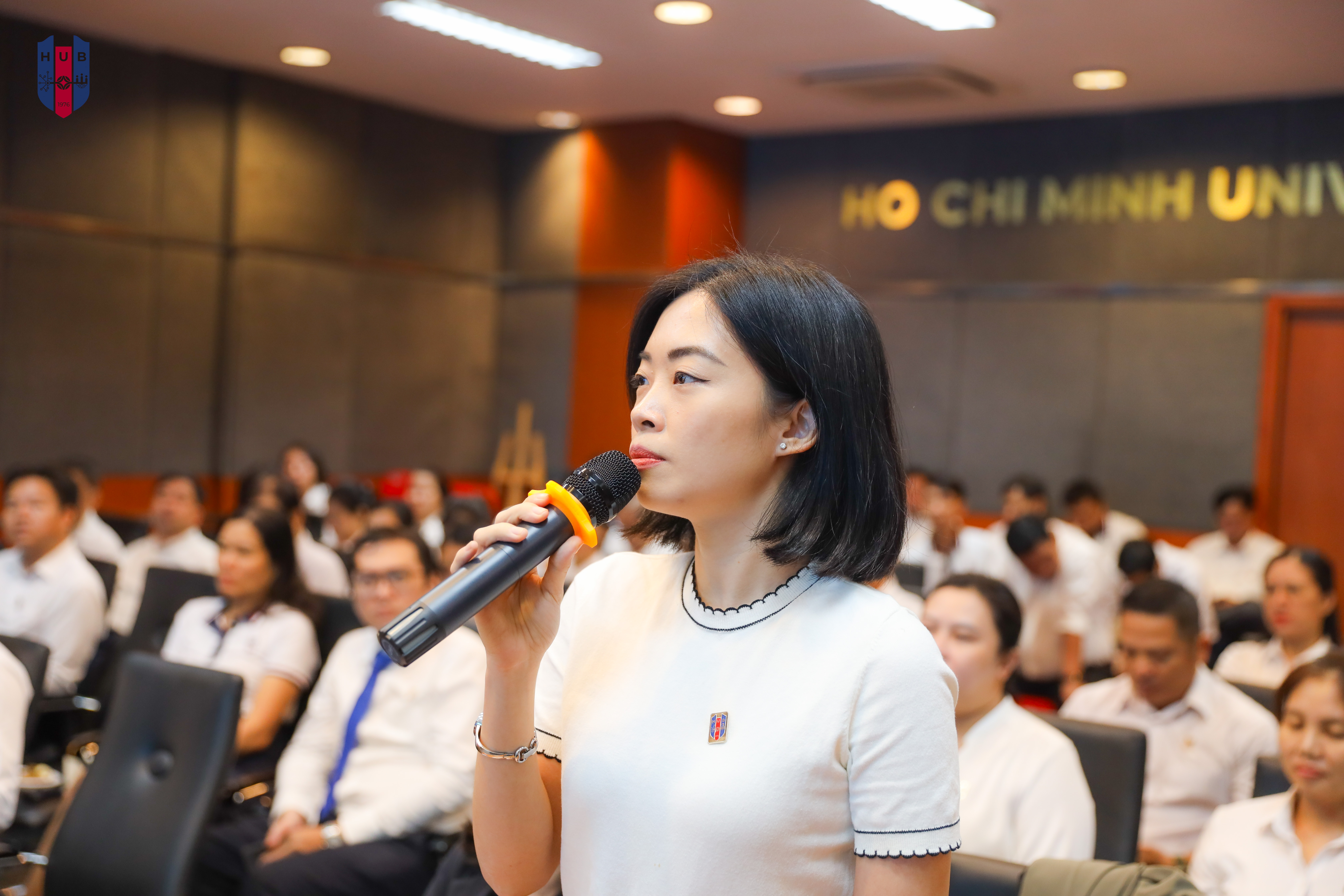 Các đại biểu góp ý tại hội nghị