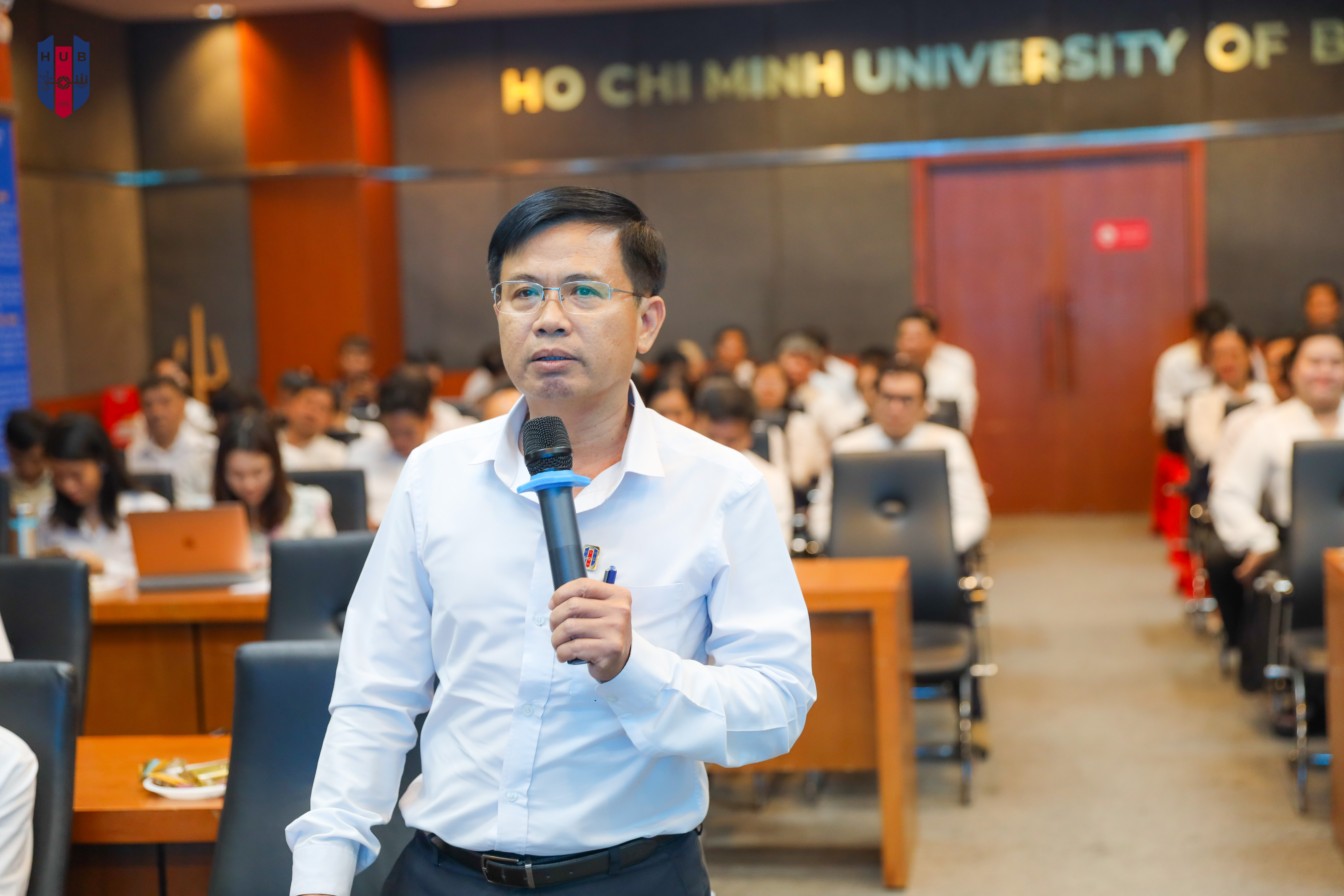 Các đại biểu góp ý tại hội nghị