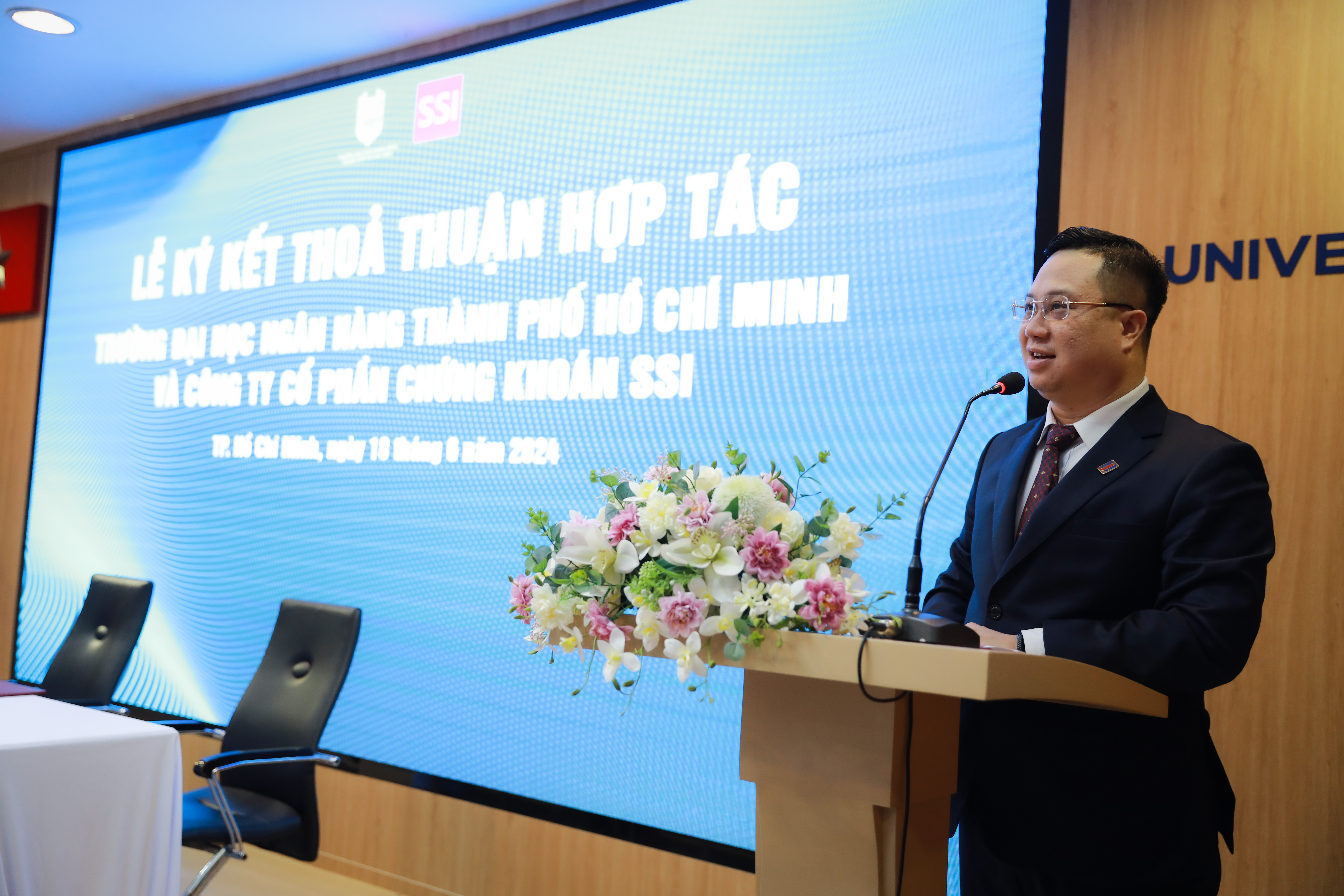 PGS TS Nguyễn Đức Trung, Hiệu trưởng trường ĐH Ngân hàng TP.HCM phát biểu chia sẻ về hợp tác giữa HUB và SSI