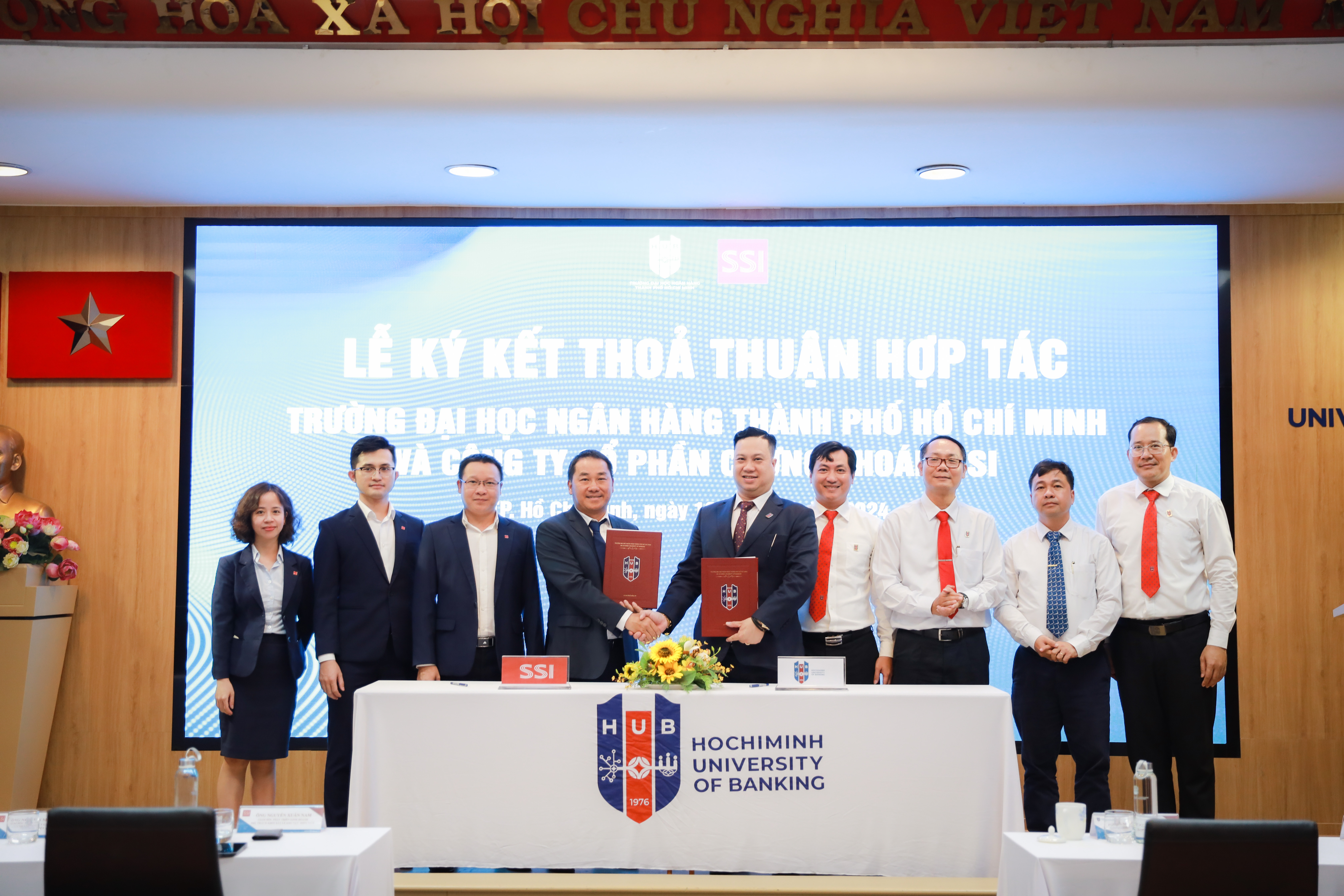 Đại diện HUB và SSI cùng kí kết hợp tác