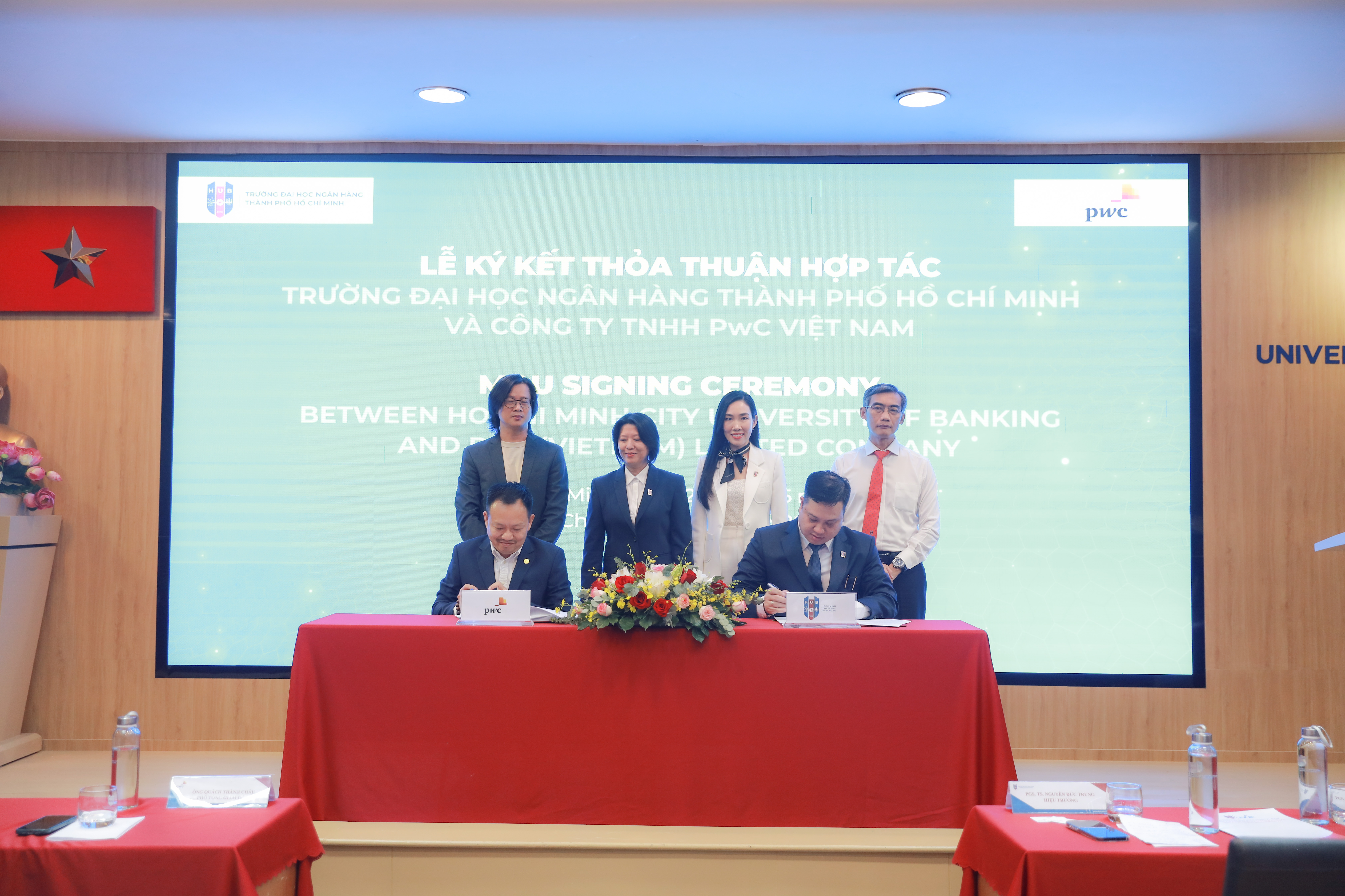 Đại diện lãnh đạo hai bên ký kết thỏa thuận hợp tác