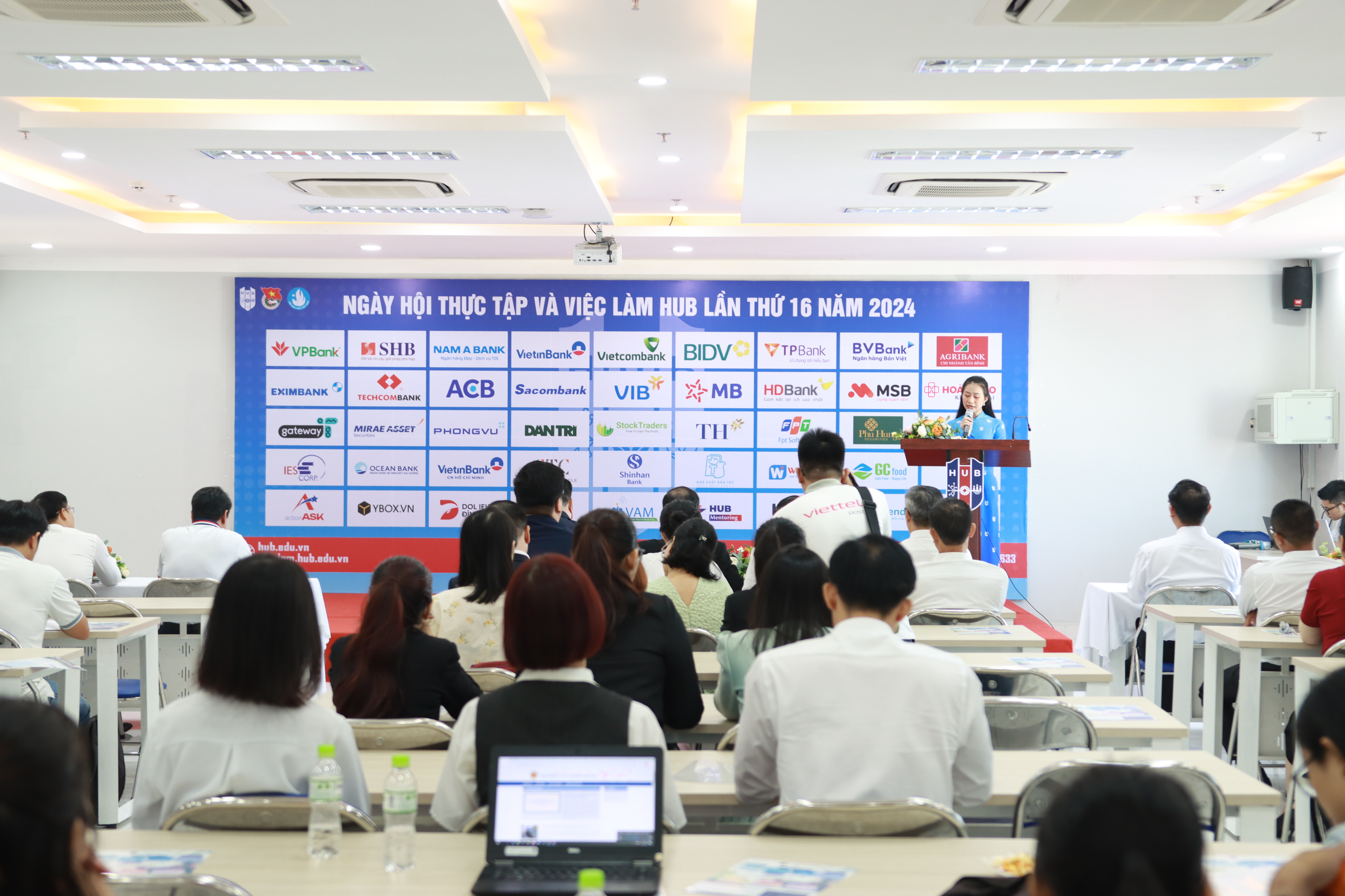 Buổi lễ có sự góp mặt của đông đảo các doanh nghiệp, ngân hàng và cơ quan báo đài