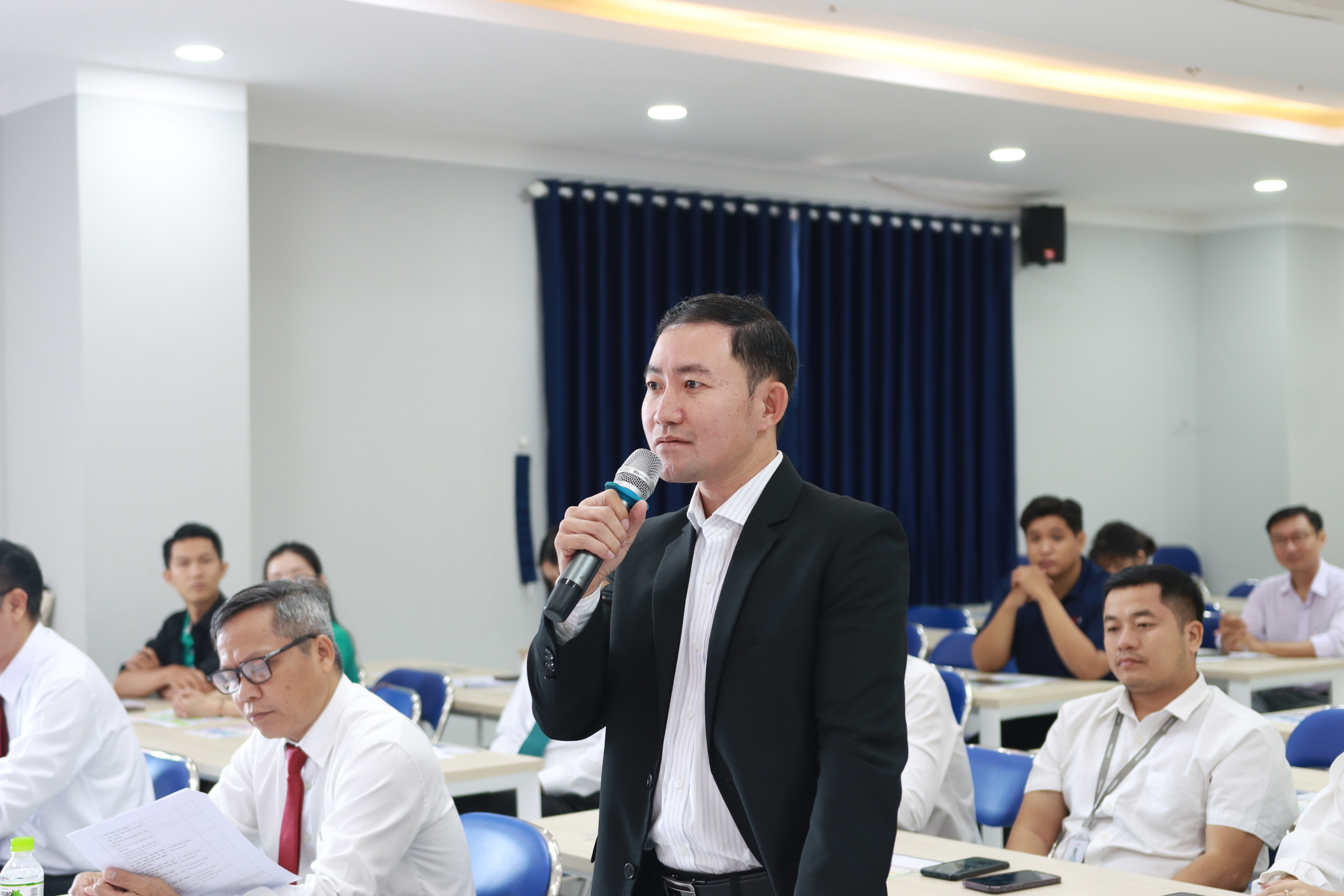 Ông Dương Minh Thắng – Giám đốc Viettelpost Hồ Chí Minh đặt câu hỏi